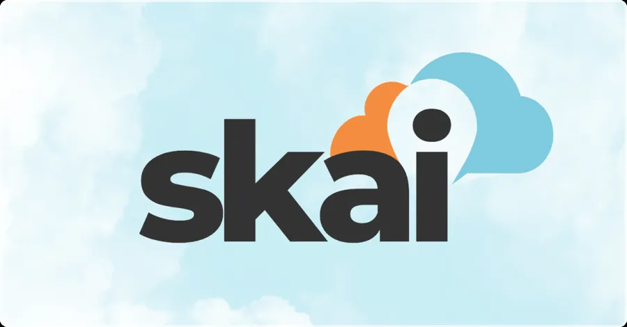 skai vor Wolken